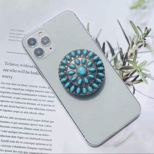 Brand New Western Ladies Turquoise Bead Circle Concho Adjustable Phone Grip